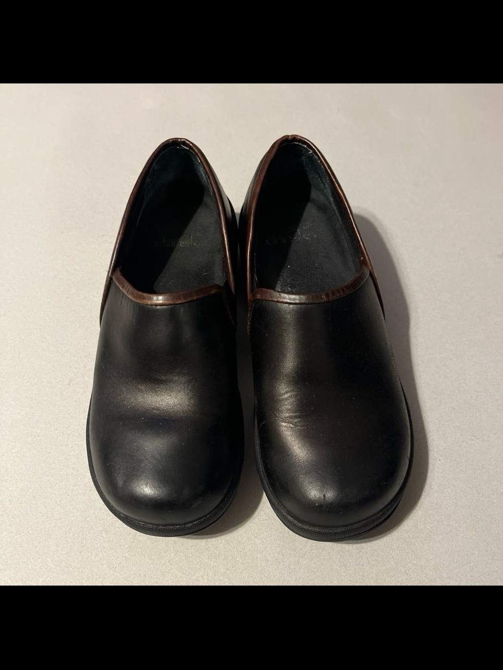Dansko Slip Resistant Clogs Size 36  Women
